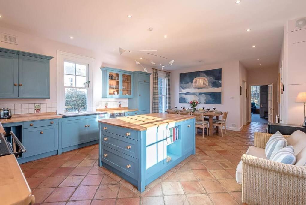 Kingsfield House, Aldeburgh Villa ภายนอก รูปภาพ
